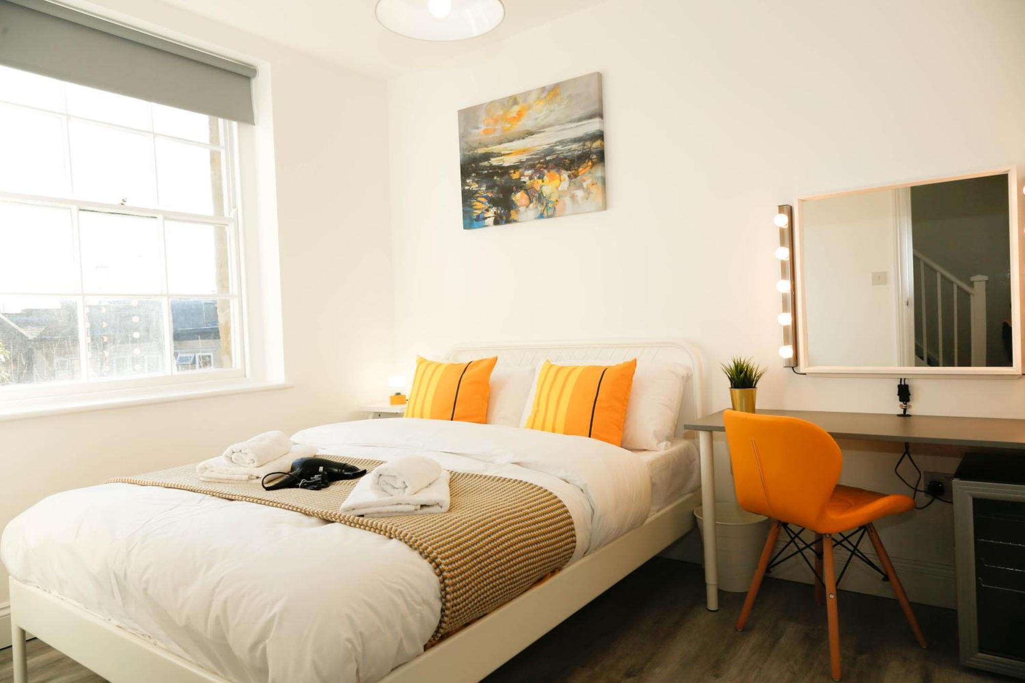Luxury Rooms In Camden Town Near Shops, Cafes, Bars & Metro With Shared Bathrooms Londra Exterior foto
